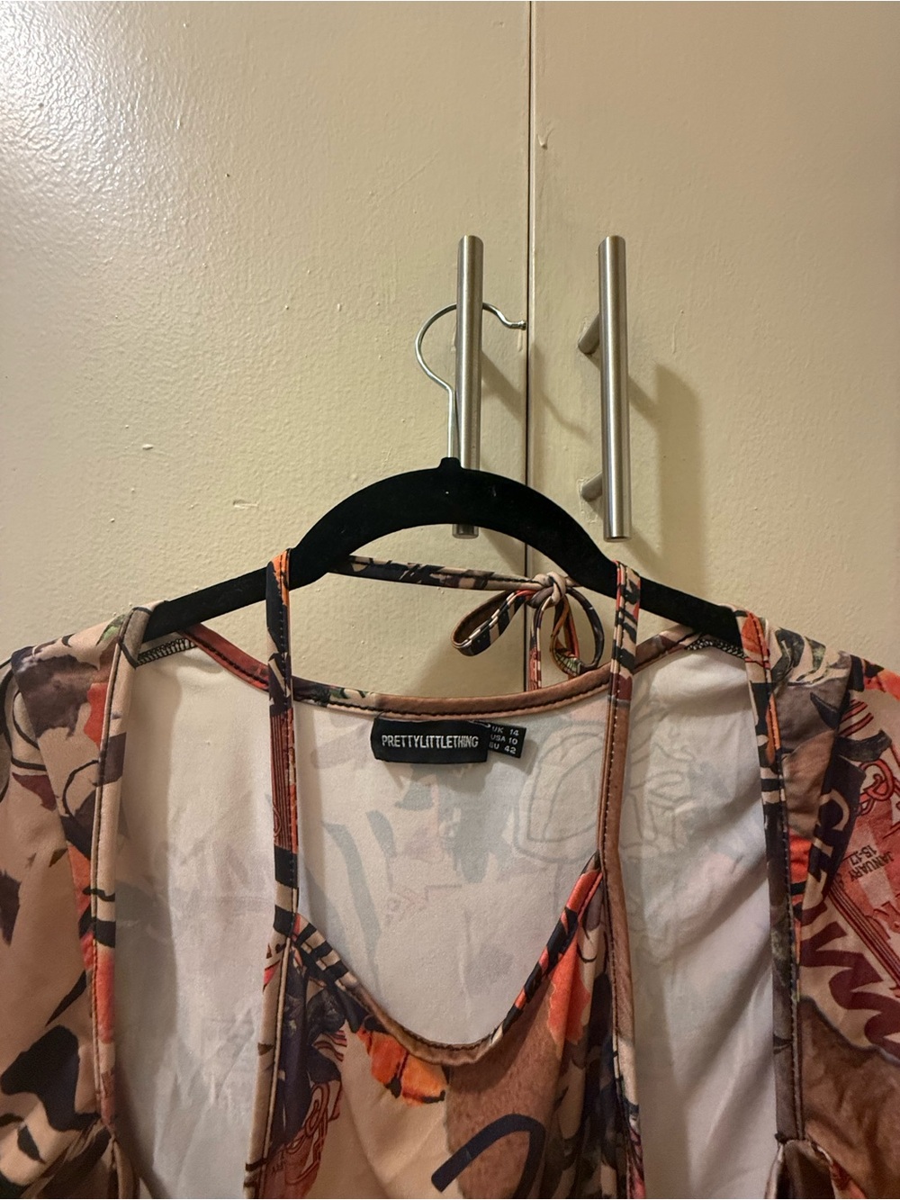 PrettyLittleThing Tee + Halter Style 😍 - Picture 4 of 9